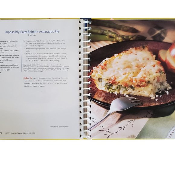 Betty Crocker BISQUICK Cookbook Spiral Color Illustrated First Edition 2000 - Picture 5 of 8